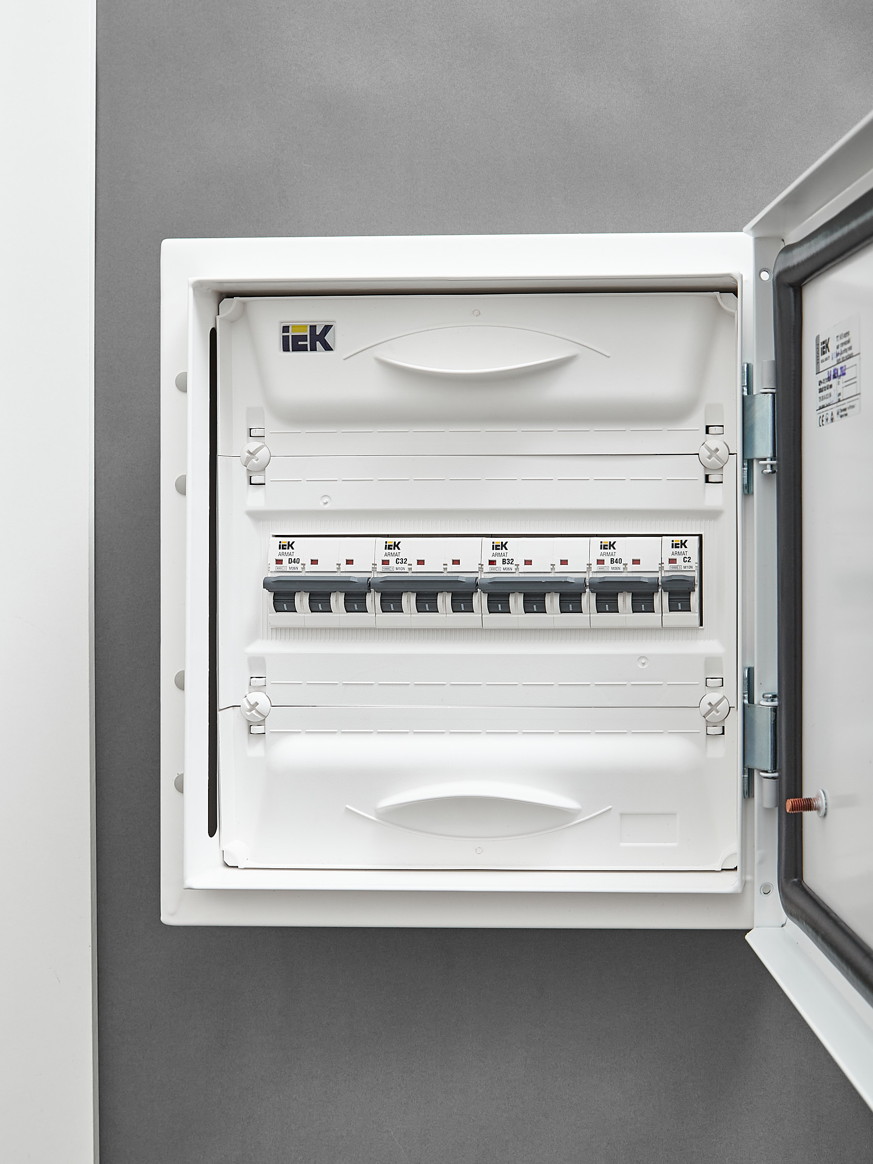 ARMAT Авт. выкл. M10N 3P C 32А IEK