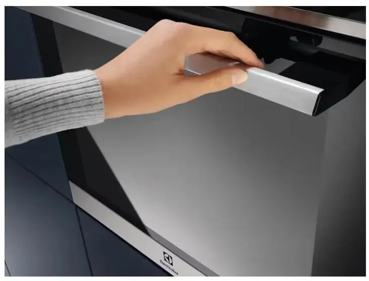 Духовой шкаф Electrolux EOE8P39WX — фото 5
