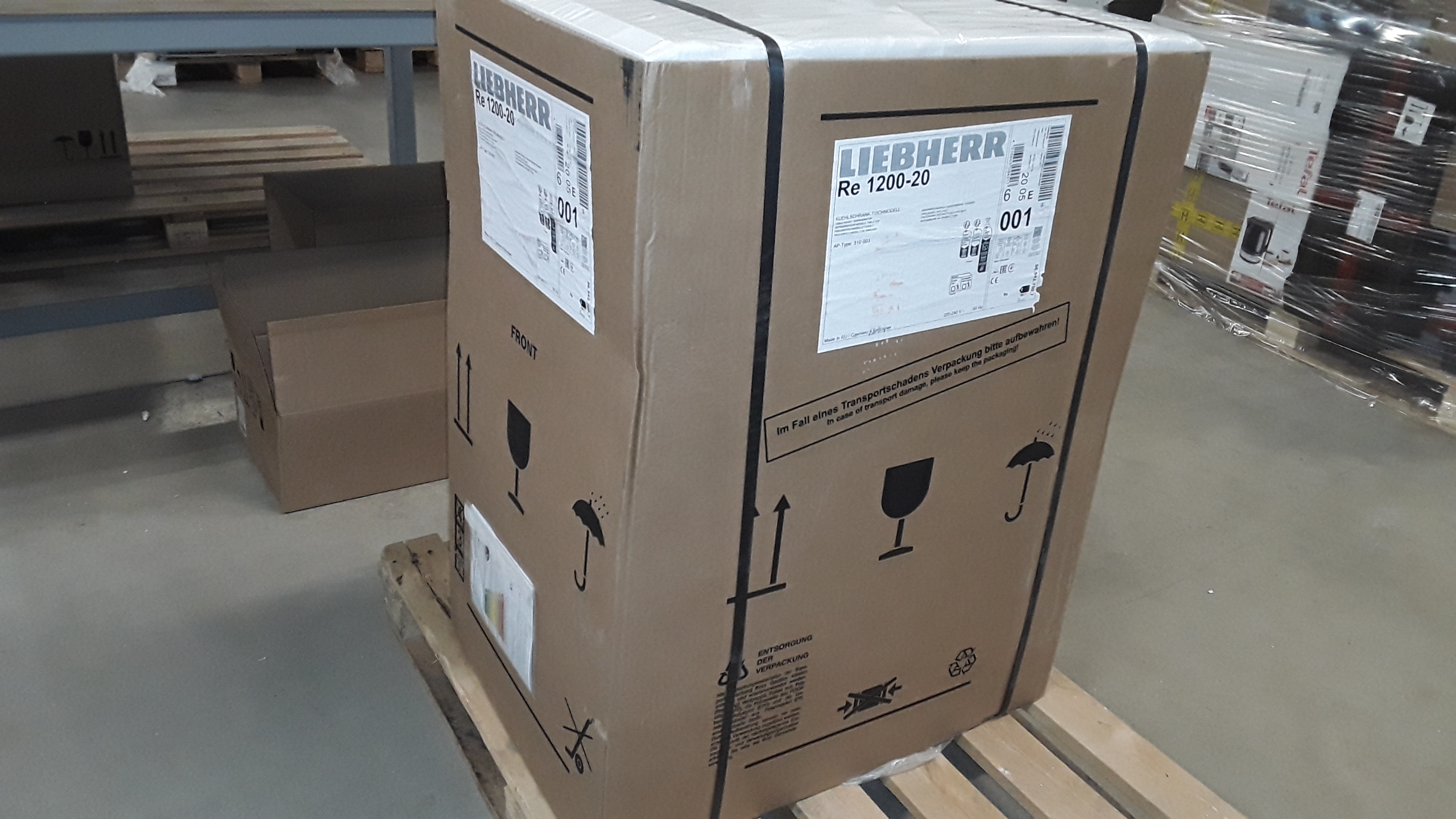 Холодильник Liebherr/ 85x50х60.7, однокамерный, без МК, белый,ручки интегрированные